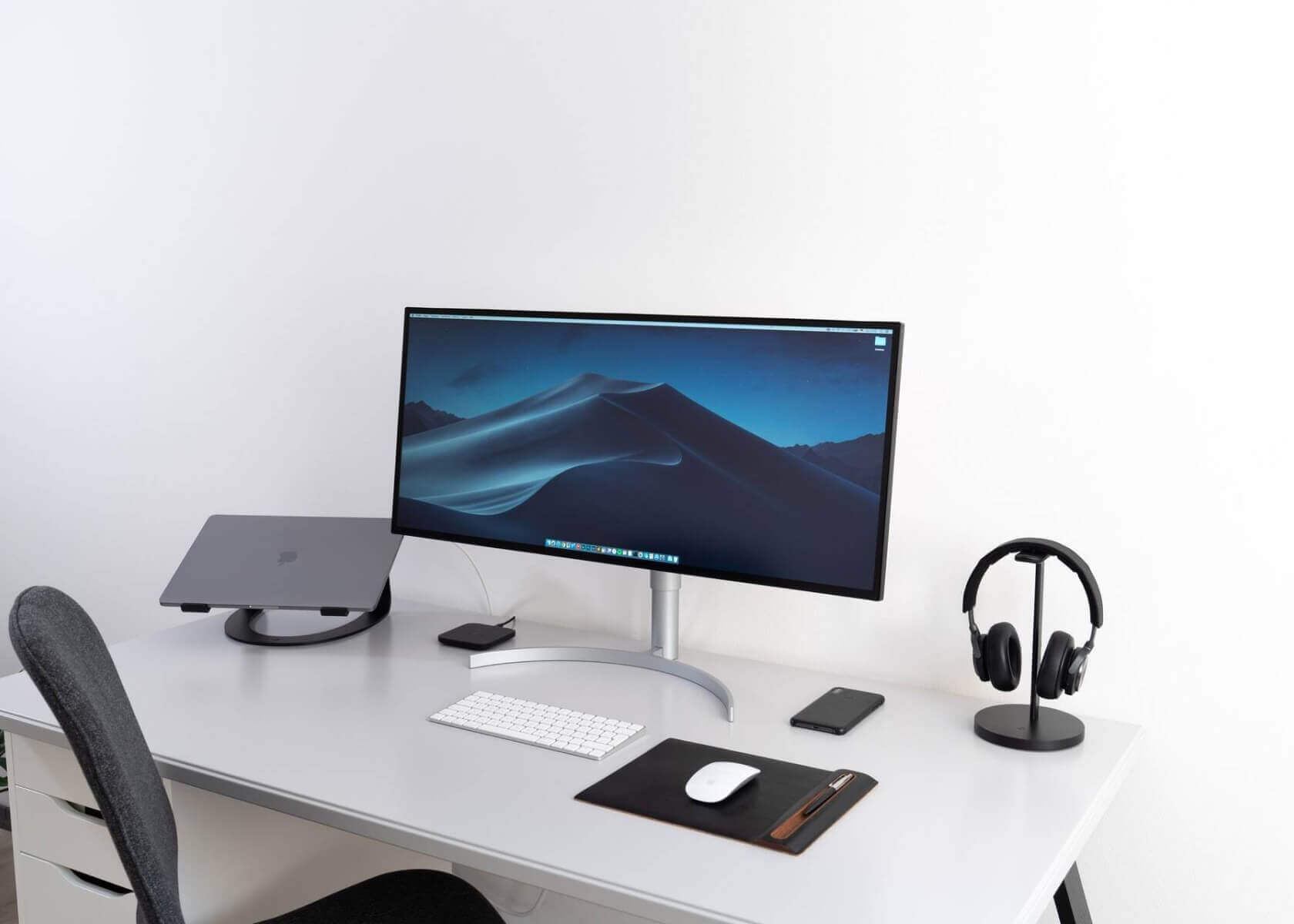 Application planning at a desk